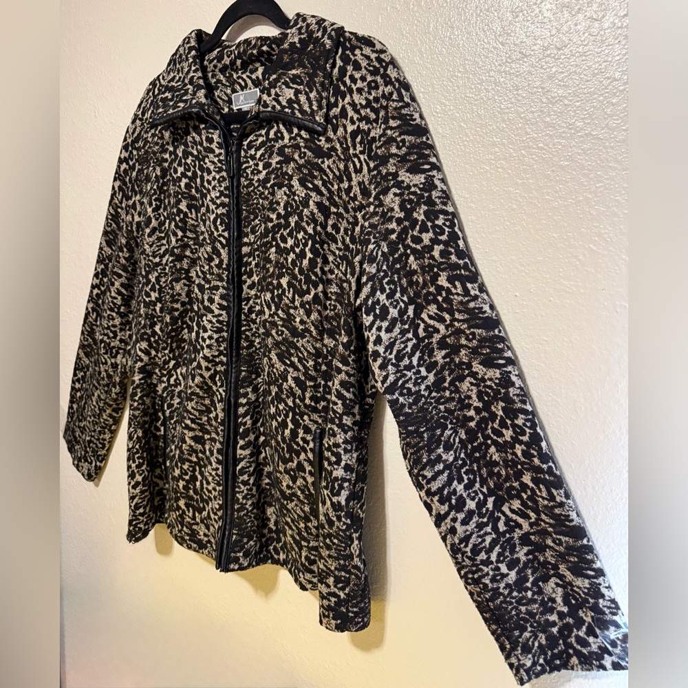 JM Collection Animal Print Zip Jacket | Chic Statement Layer | XL - Picture 3 of 4